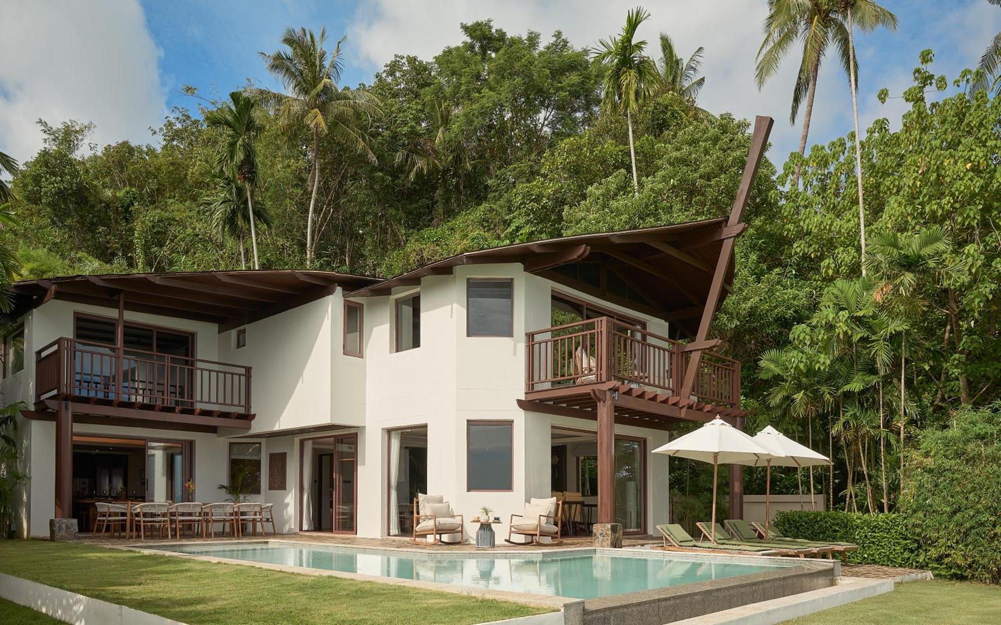 LUX Grand Poolvilla mit 4 Schlafzimmern und unbegrenztem, kostenlosem 24-Stunden-Wassershuttleservice – Meerseite